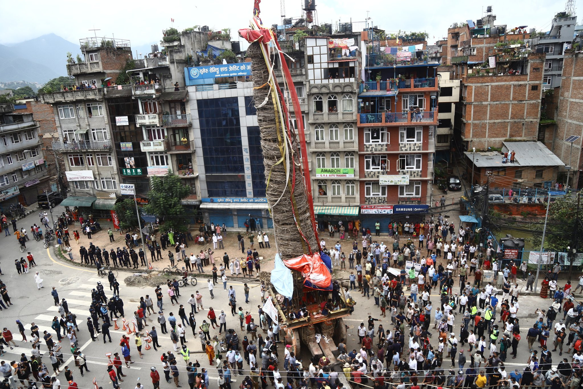 रातो मच्छिन्द्रनाथको रथ तानेर बीच... :: निशा भण्डारी :: Setopati