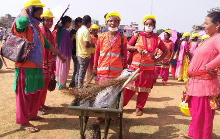 प्रधानमन्त्री रोजगार कार्यक्रममा सहभागीहरू। तस्बिर : नारायण खड्का