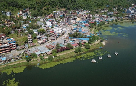 पोखराको लेकसाइड। तस्वीर–युवराज श्रेष्ठ/सेतोपाटी।