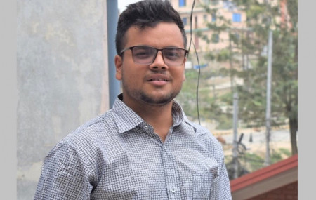 अग्रिम अधिकारी