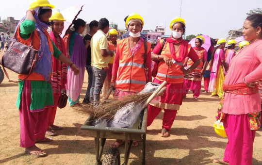 प्रधानमन्त्री रोजगार कार्यक्रममा सहभागीहरू। तस्बिर : नारायण खड्का