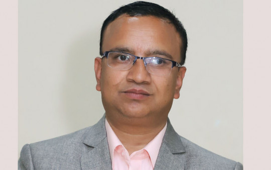 डा. अजय रिसाल।