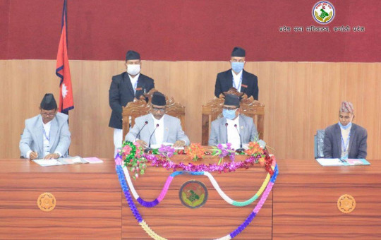 नीति तथा कार्यक्रम प्रस्तुत गर्दै प्रदेश प्रमुख गोविन्द कलौनी। तस्वीर: दिपकजंग शाही/सेतोपाटी।