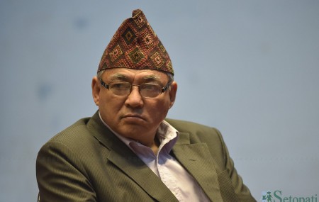 संघीय सरकारका गृहमन्त्री राम बहादुर थापा 'बादल